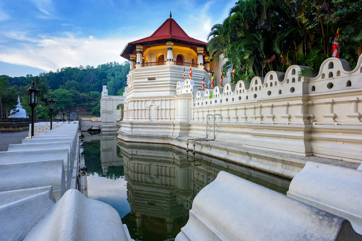 Temple of Tooth Relic 3